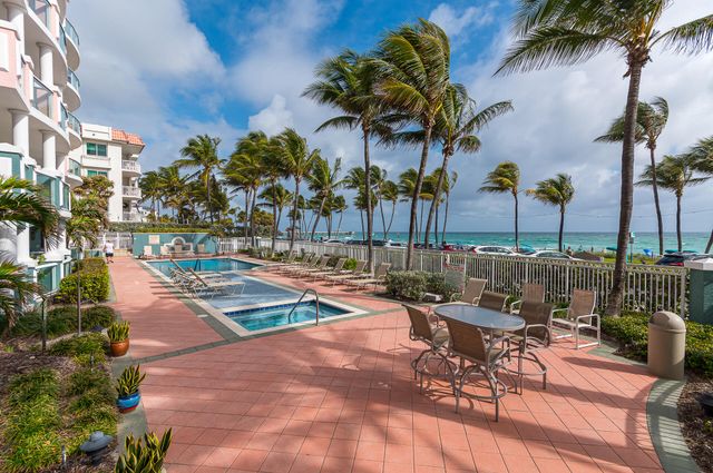 2051 SE 3rd Street 101, Deerfield Beach, FL 33441