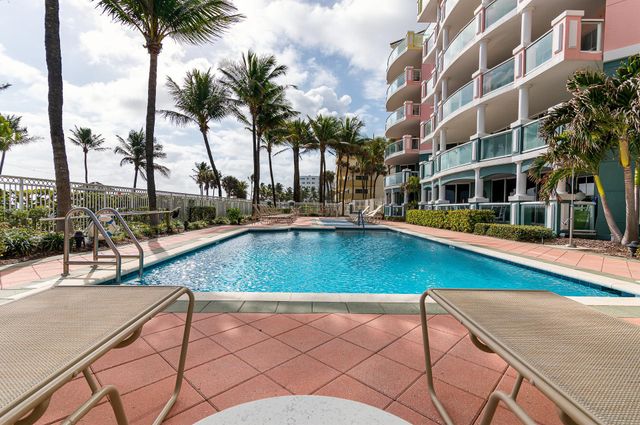 2051 SE 3rd Street 101, Deerfield Beach, FL 33441