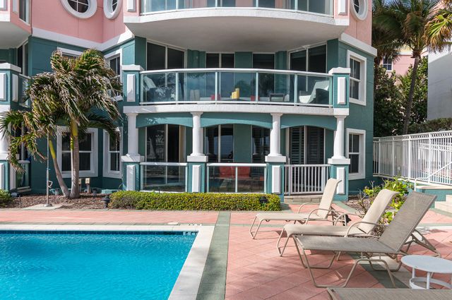 2051 SE 3rd Street 101, Deerfield Beach, FL 33441