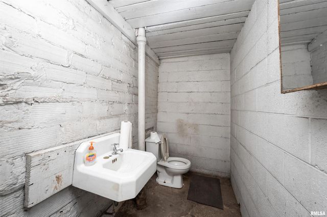 1716 & 1720 STATE Street, Bettendorf, IA 52722