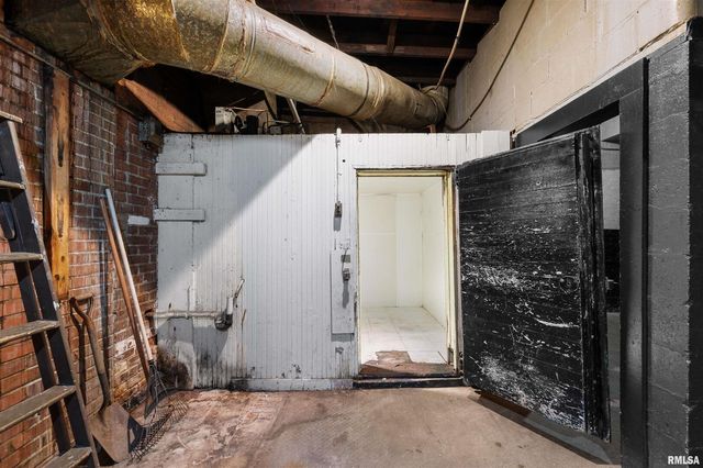 1716 & 1720 STATE Street, Bettendorf, IA 52722