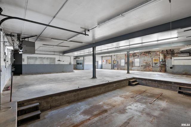 1716 & 1720 STATE Street, Bettendorf, IA 52722