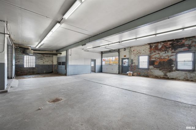 1716 & 1720 STATE Street, Bettendorf, IA 52722