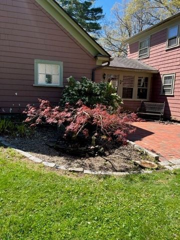 23 Howe Ave, Shrewsbury, MA 01545