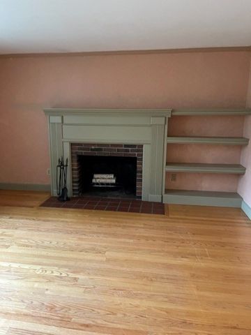 23 Howe Ave, Shrewsbury, MA 01545