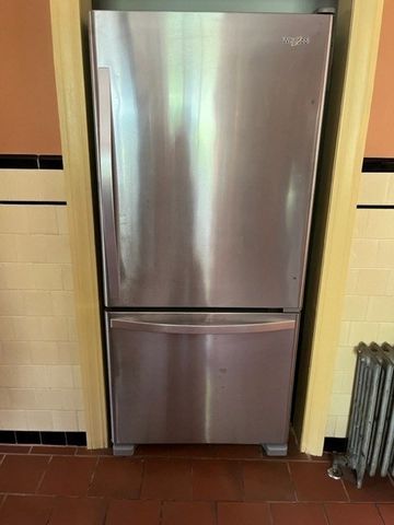 23 Howe Ave, Shrewsbury, MA 01545