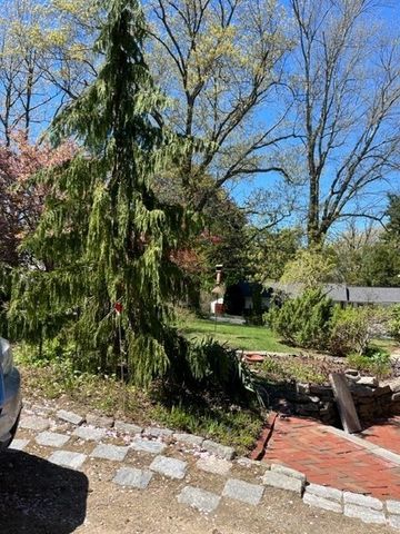 23 Howe Ave, Shrewsbury, MA 01545