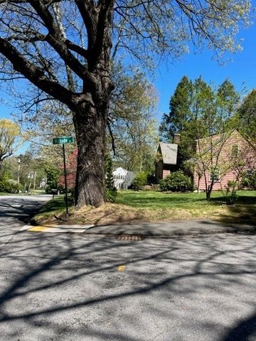 23 Howe Ave, Shrewsbury, MA 01545