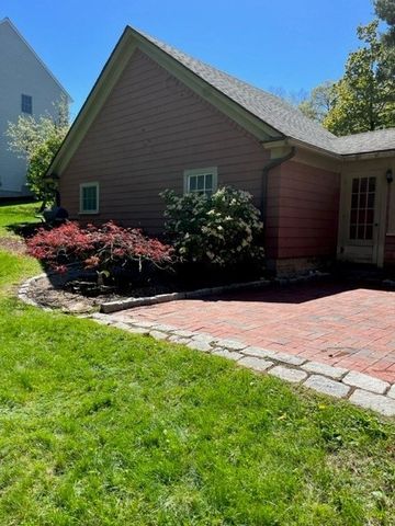 23 Howe Ave, Shrewsbury, MA 01545