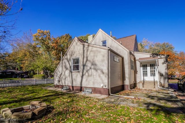 2216 Mount Vernon Boulevard NW, Canton, OH 44709