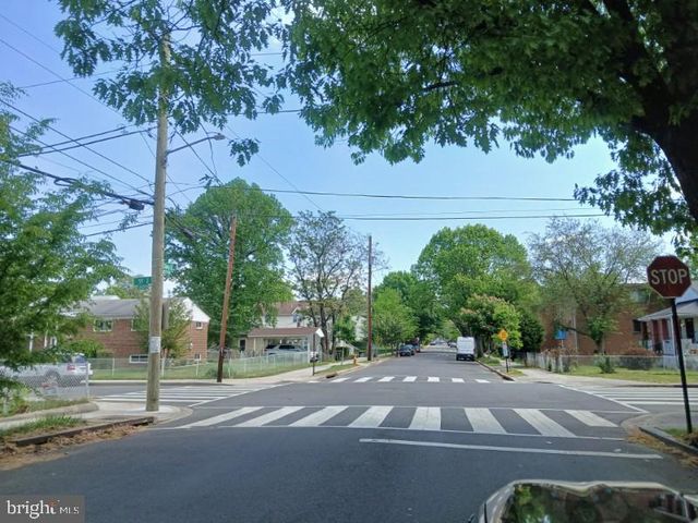 5814 CLAY ST NE, Washington, DC 20019