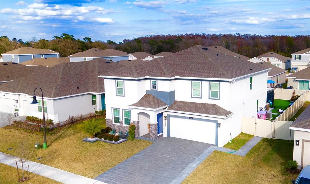 Image 2 of property listing at 2043 RAINIER DRIVE, Kissimmee, FL 34746
