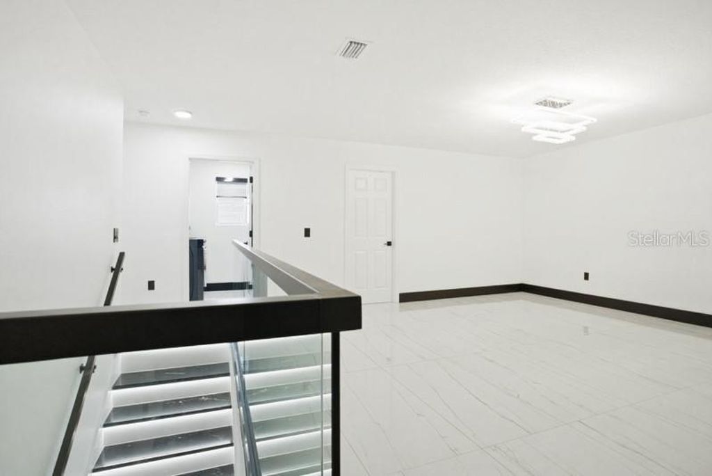 Image 12 of property listing at 2043 RAINIER DRIVE, Kissimmee, FL 34746