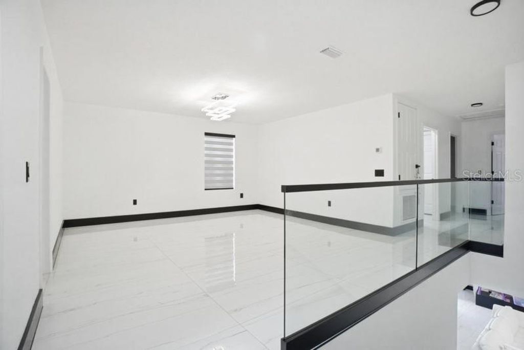 Image 13 of property listing at 2043 RAINIER DRIVE, Kissimmee, FL 34746