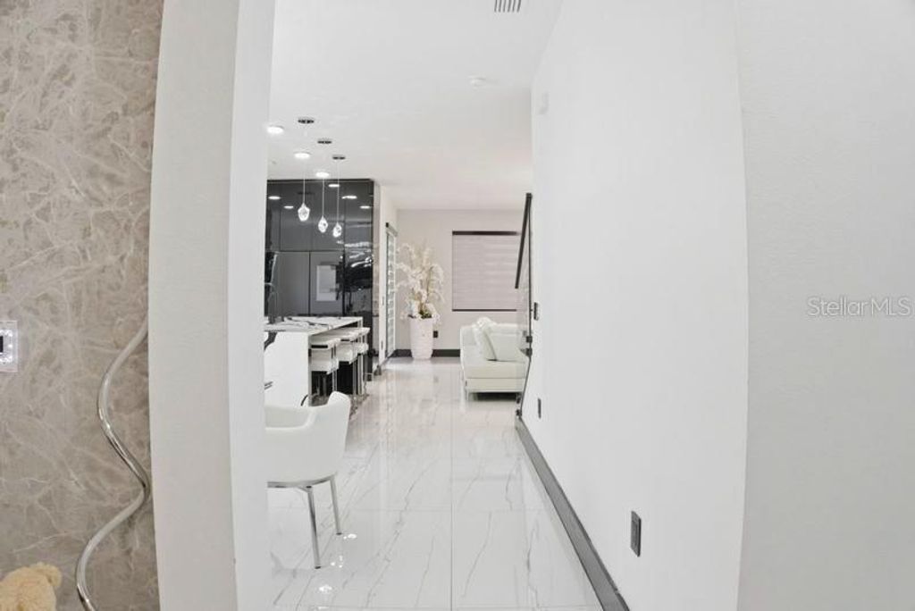 Image 3 of property listing at 2043 RAINIER DRIVE, Kissimmee, FL 34746