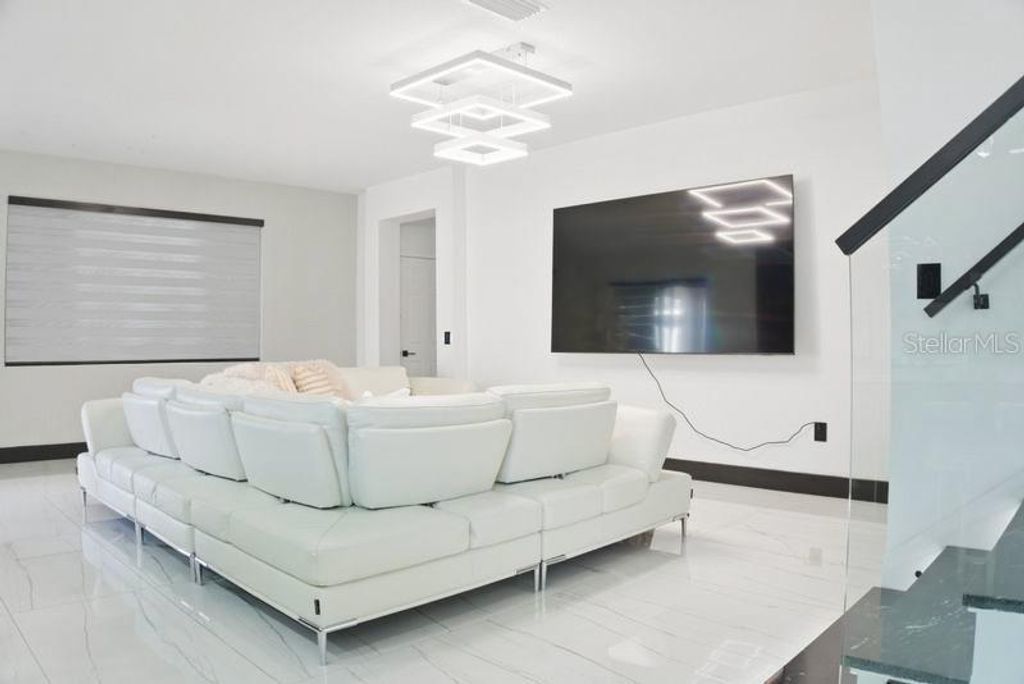 Image 43 of property listing at 2043 RAINIER DRIVE, Kissimmee, FL 34746