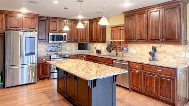 39 Mackenzie Drive, St Joseph, MO 64503