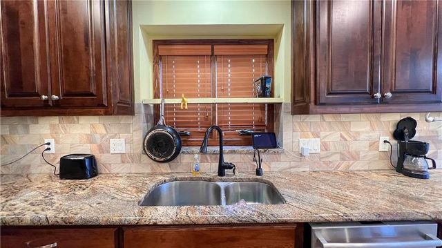 39 Mackenzie Drive, St Joseph, MO 64503