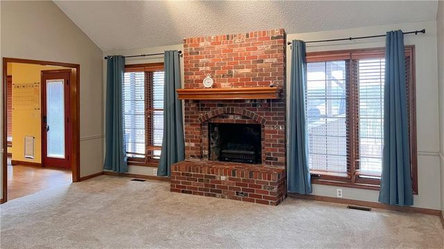 39 Mackenzie Drive, St Joseph, MO 64503