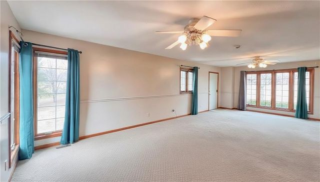 39 Mackenzie Drive, St Joseph, MO 64503