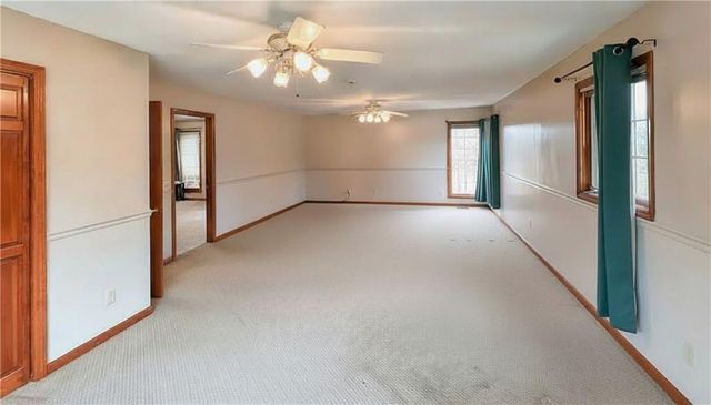 39 Mackenzie Drive, St Joseph, MO 64503