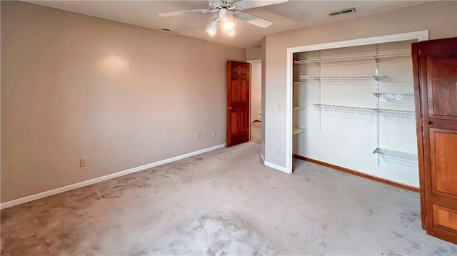 39 Mackenzie Drive, St Joseph, MO 64503