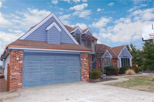 39 Mackenzie Drive, St Joseph, MO 64503