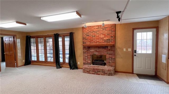 39 Mackenzie Drive, St Joseph, MO 64503