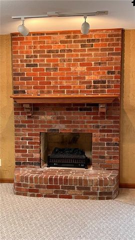 39 Mackenzie Drive, St Joseph, MO 64503