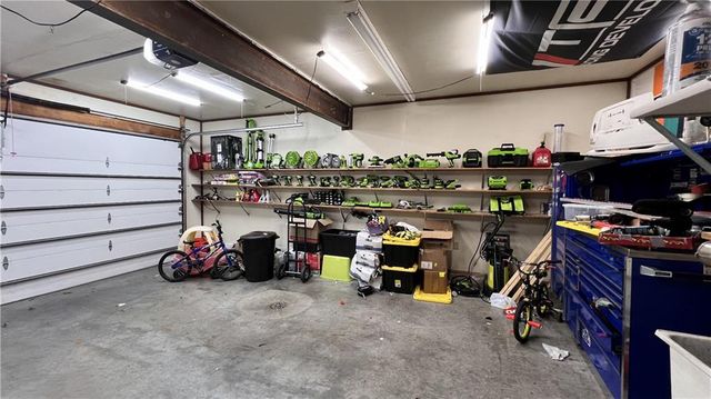 39 Mackenzie Drive, St Joseph, MO 64503