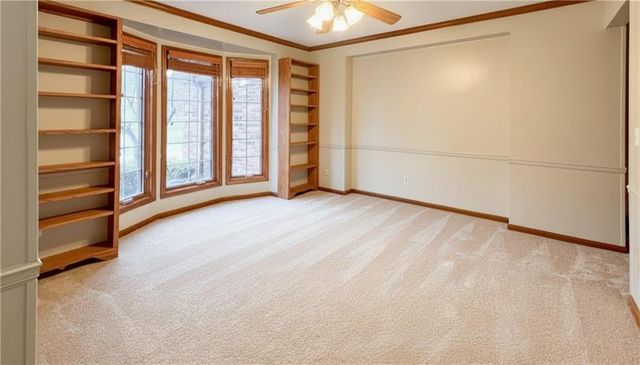 39 Mackenzie Drive, St Joseph, MO 64503