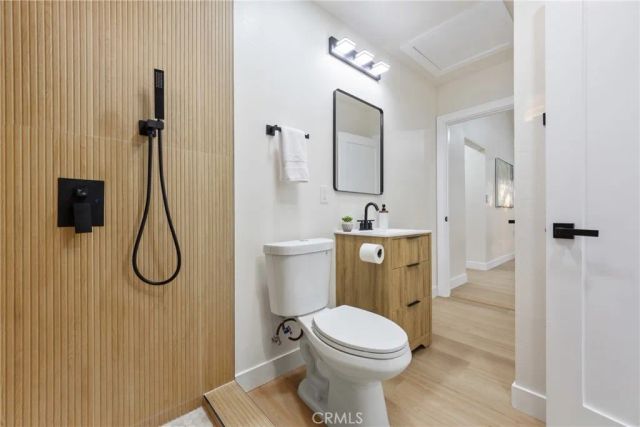 5613 S Rimpau, Los Angeles, CA 90043