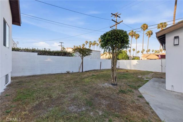 5613 S Rimpau, Los Angeles, CA 90043