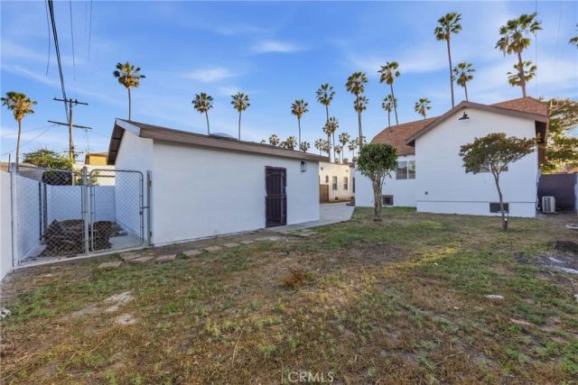 5613 S Rimpau, Los Angeles, CA 90043