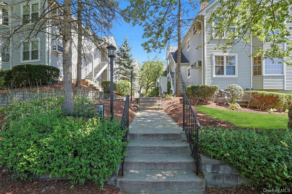 130 N Kensico Avenue 16, White Plains, NY 10604