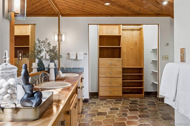 5130 S Kearney Court, Greenwood Village, CO 80111