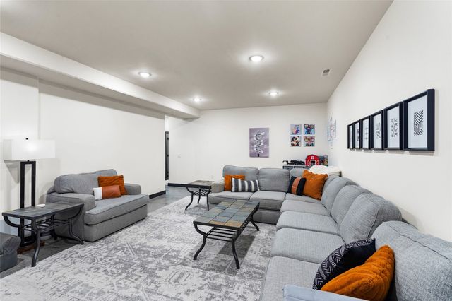 4615 Elynn Lane, Solon, IA 52333