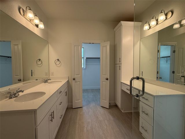 132 Tenny LN, Kyle, TX 78640