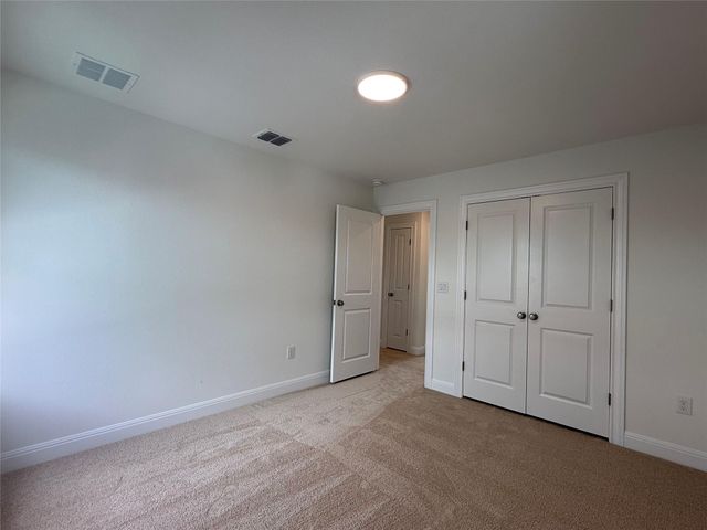 132 Tenny LN, Kyle, TX 78640
