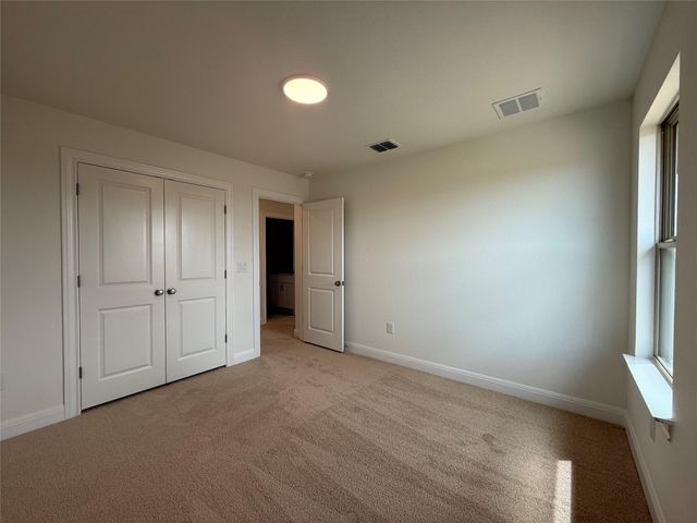 132 Tenny LN, Kyle, TX 78640