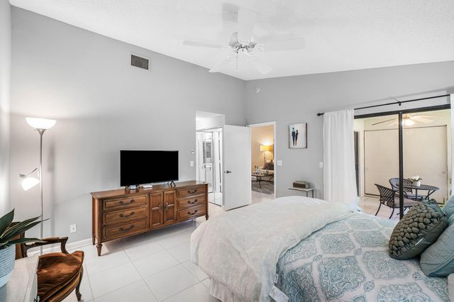 9711 PAVAROTTI Terrace 202, Boynton Beach, FL 33437