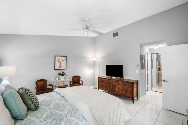 9711 PAVAROTTI Terrace 202, Boynton Beach, FL 33437
