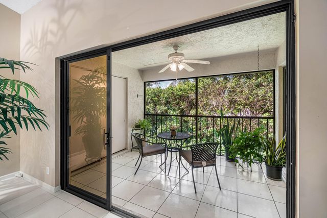 9711 PAVAROTTI Terrace 202, Boynton Beach, FL 33437