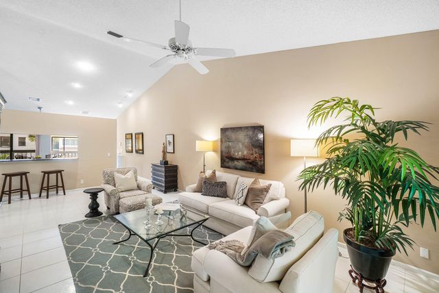 9711 PAVAROTTI Terrace 202, Boynton Beach, FL 33437