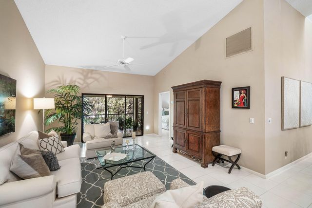 9711 PAVAROTTI Terrace 202, Boynton Beach, FL 33437
