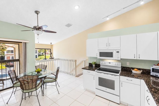 9711 PAVAROTTI Terrace 202, Boynton Beach, FL 33437