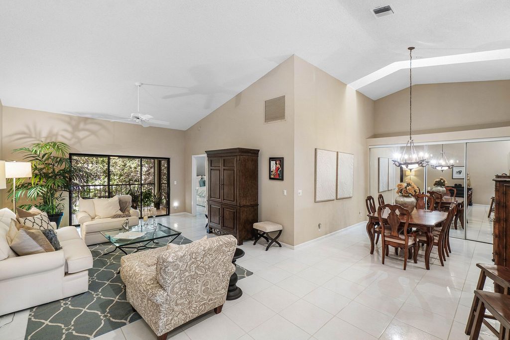9711 PAVAROTTI Terrace 202, Boynton Beach, FL 33437