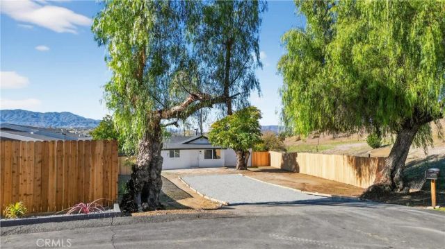 513 Lookout, Lake Elsinore, CA 92530