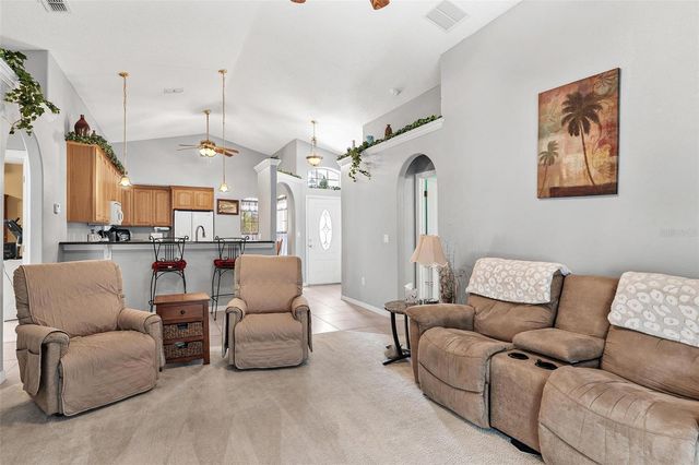 93 FAIRWAY CIRCLE, Umatilla, FL 32784