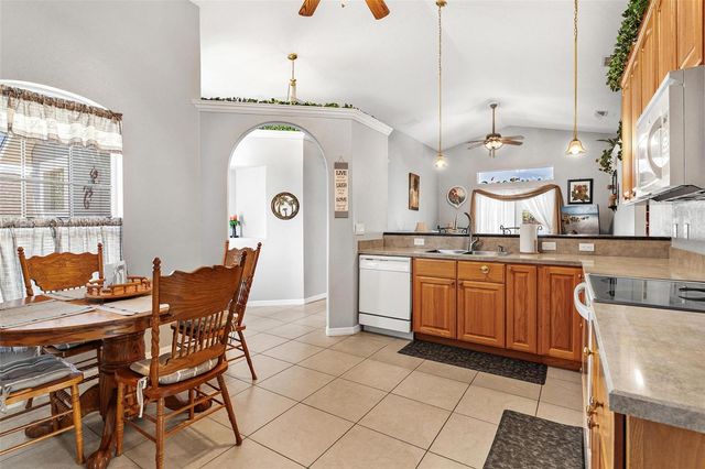 93 FAIRWAY CIRCLE, Umatilla, FL 32784